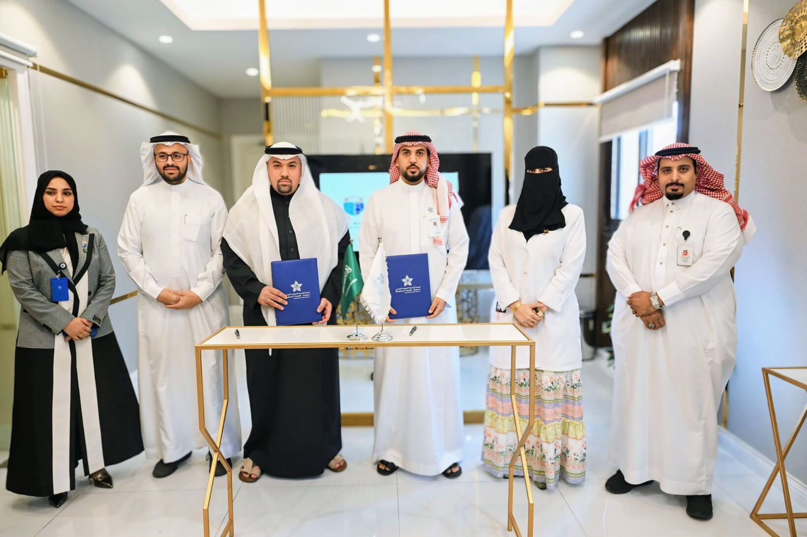 توقيع اتفاقية التجمع الصحي