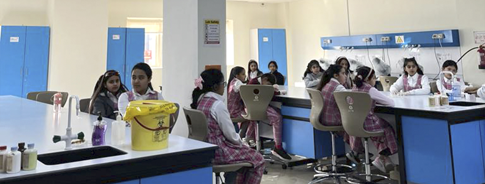 زيارة مدارس الوطن النموذجية الأهلية